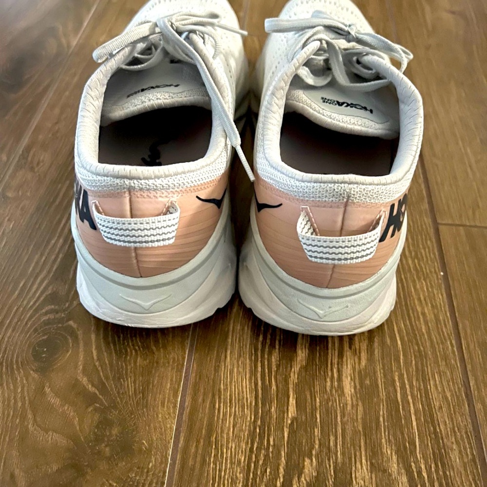 Hoka One One - Picture 3 of 6